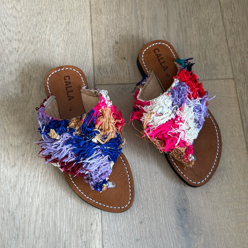 CALLA
 
Carpet Slippers

size 7